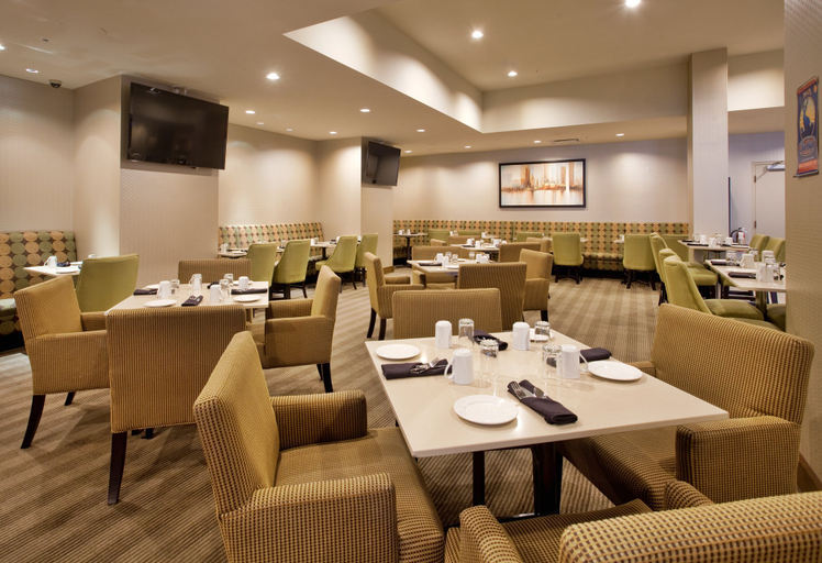 Food & Drinks 2, Holiday Inn VANCOUVER-CENTRE (BROADWAY) by IHG, Greater Vancouver