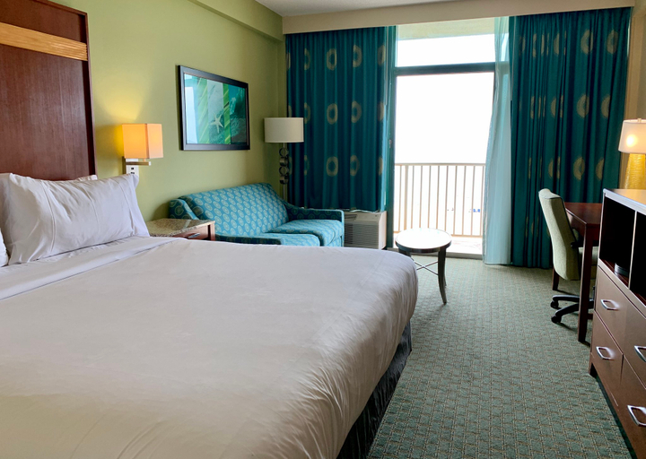 Bedroom 3, Holiday Inn & Suites VIRGINIA BEACH - NORTH BEACH by IHG, Virginia Beach