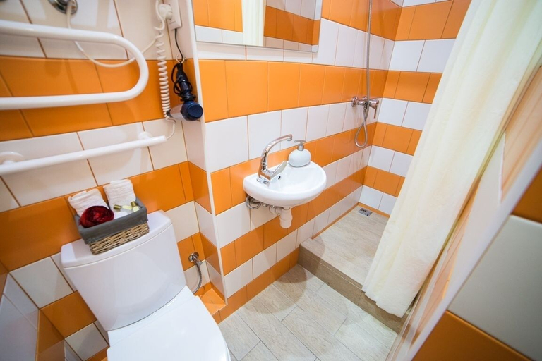 Bathroom 2, Smart Apartment Filatova 10v, L'vivs'ka
