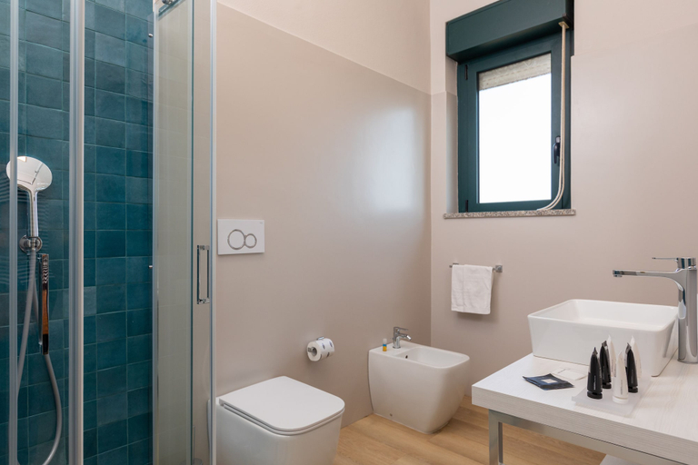Bathroom 5, Lu’ Hotel Maladroxia, Carbonia-Iglesias