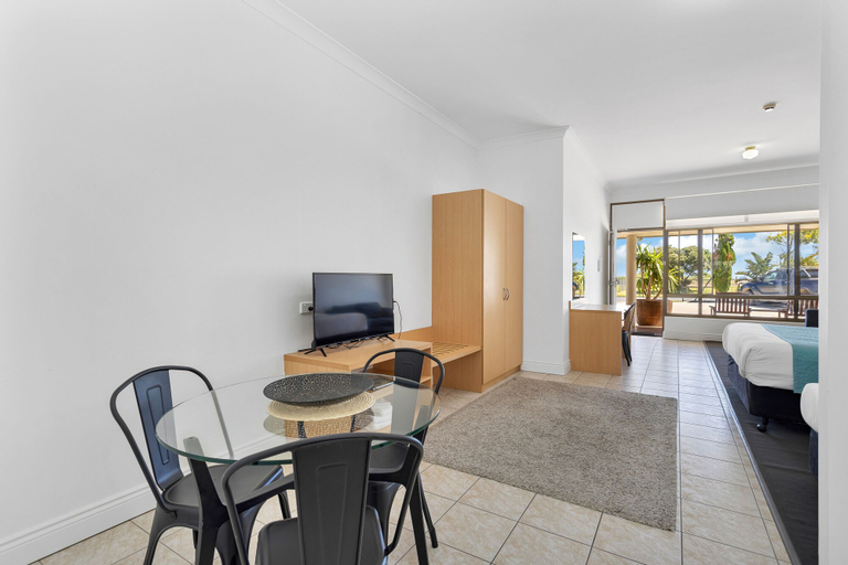 Dining Room 8