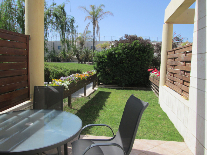 Others 4, Michelle Suites