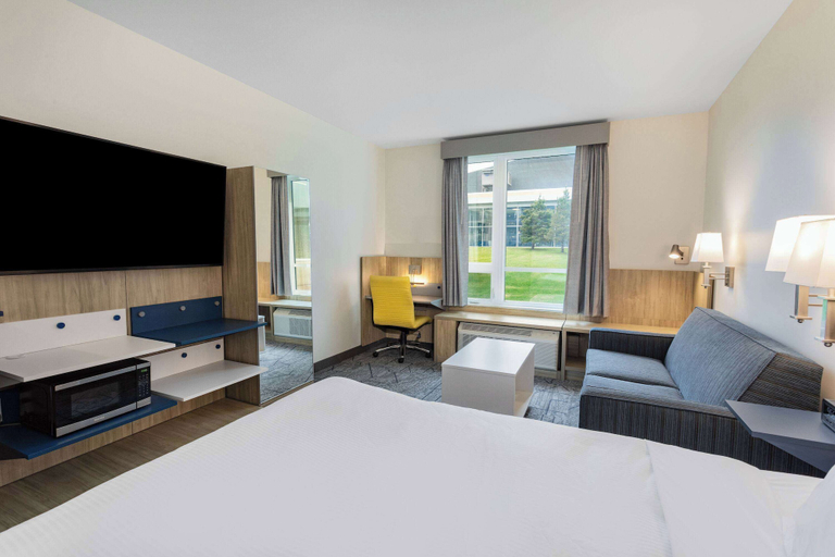 Bedroom 3, Microtel Inn & Suites by Wyndham Summerside, Prince