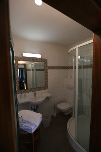 Bathroom 3, Haus Wartenberg, Salzburg