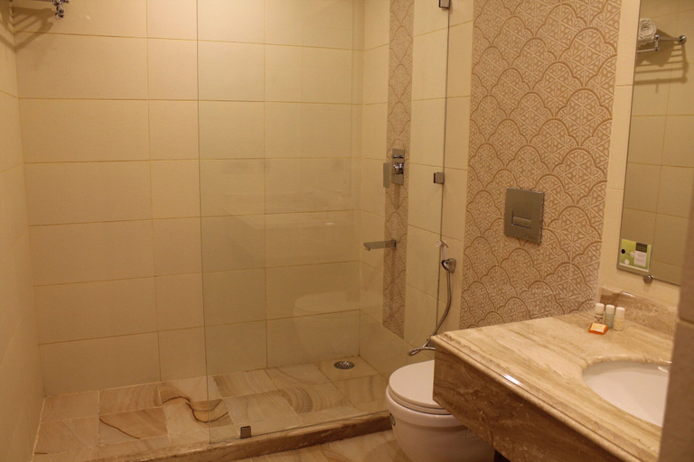 Bathroom 4, Hotel Surya, Varanasi