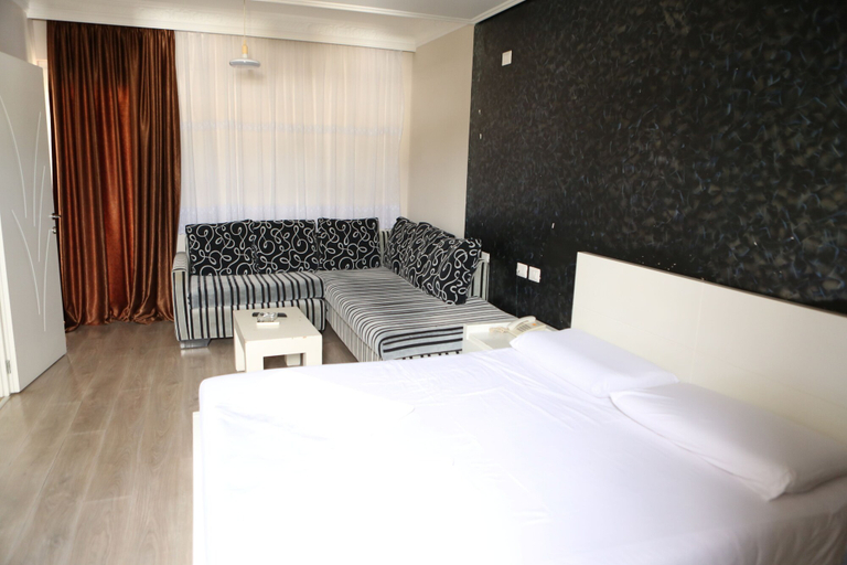 Bedroom 3, Hotel Autostrada, Tiranës