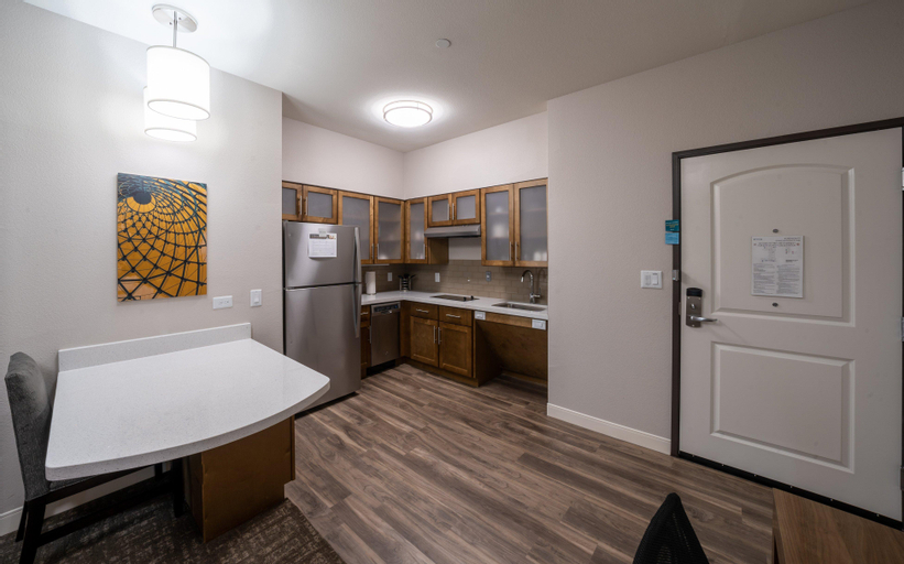 Dining Room 10