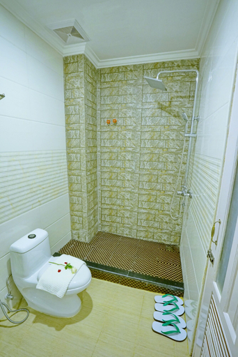 Bathroom 5, Hotel Boss, Mandalay
