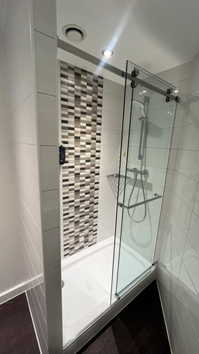Bathroom 5, Maldron Hotel Finsbury Park, London, London