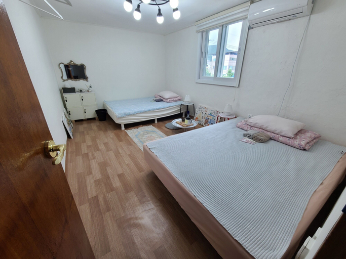 Bedroom 4, YeoU, Mungyeong