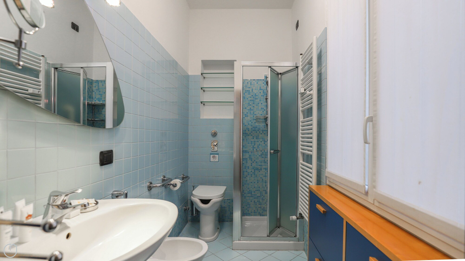 Bathroom 3, Italianway - Dei Tulipani 4, Milano