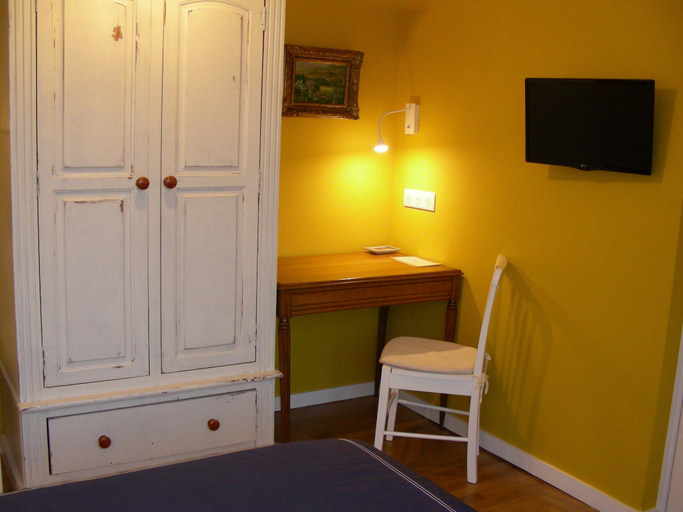 Bedroom 3, A la Maison du Héron, Nord