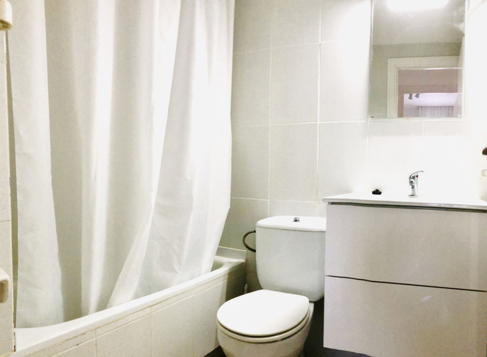 Bathroom, Piso Ideal Para Familias, Al Lado Del Mar, Tarragona