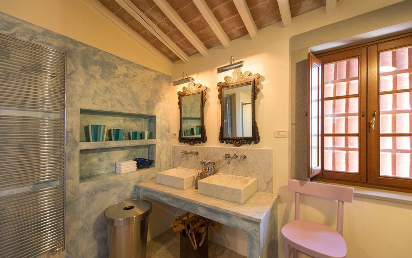 Bedroom 4, Villa Nova, Siena