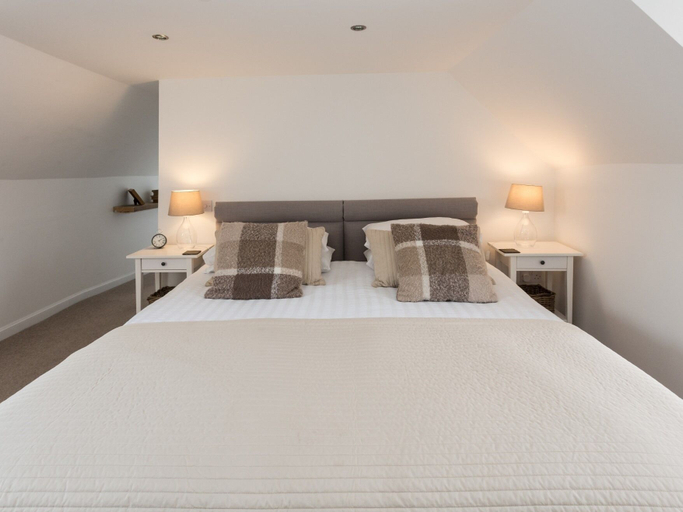 Bedroom 3, The Crown & Kitchen, East Lothian