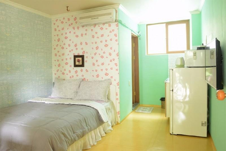 Bedroom 2, Yangyang Sigol Punggyeong Pension, Yangyang