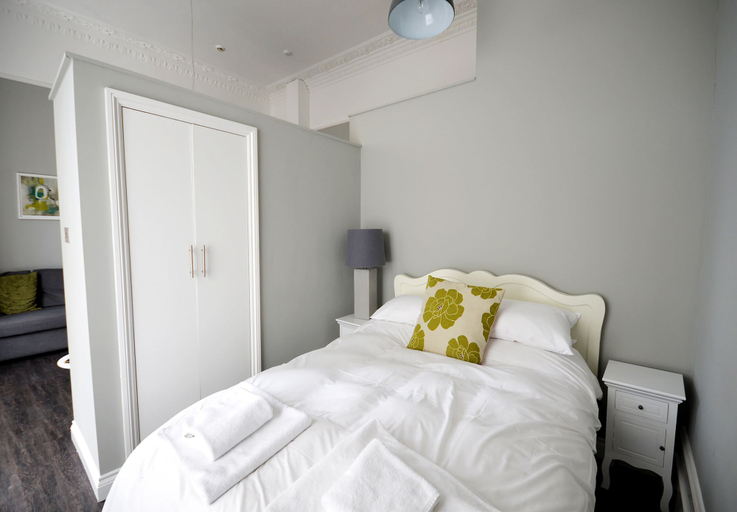 Bedroom 3, 1 Elliot Terrace, Plymouth