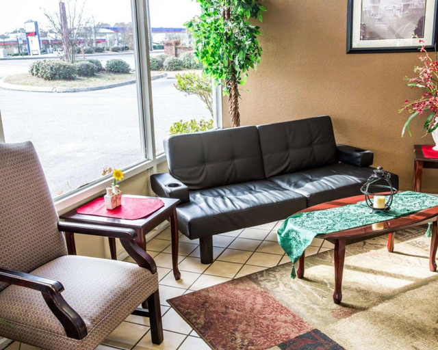 Public Area, Rodeway Inn & Suites Wilmington North, New Hanover