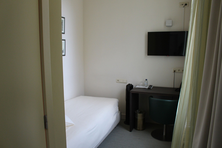 Bedroom 5, Hotel Amaryllis Veurne, West-Vlaanderen