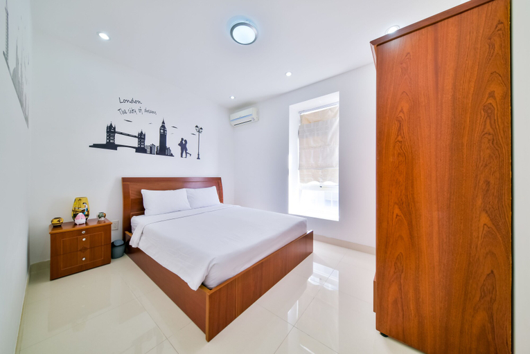 Bedroom 3, Victorian Hotel, District 7
