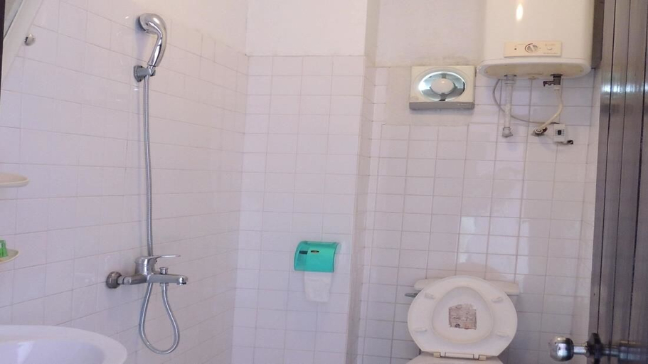 Bathroom 4, Ha Long Happy Hostel - Adults Only, Hạ Long