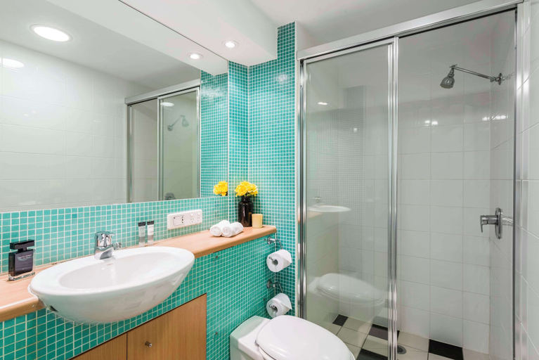 Bathroom 5, Oaks The Entrance Waterfront Suites, Wyong - South and West