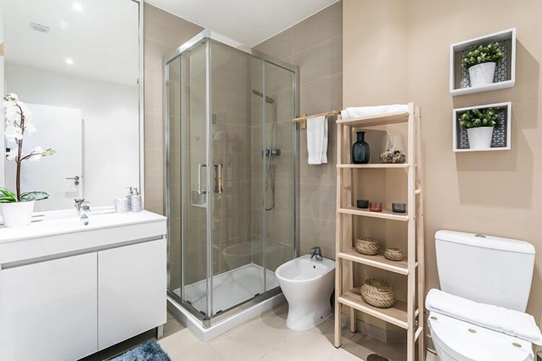 Bathroom, LxWay Apartments Pedras Negras, Lisbon