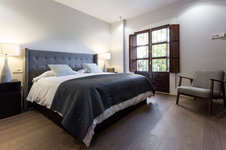 Bedroom 3, Plaza de los Refinadores, Sevilla