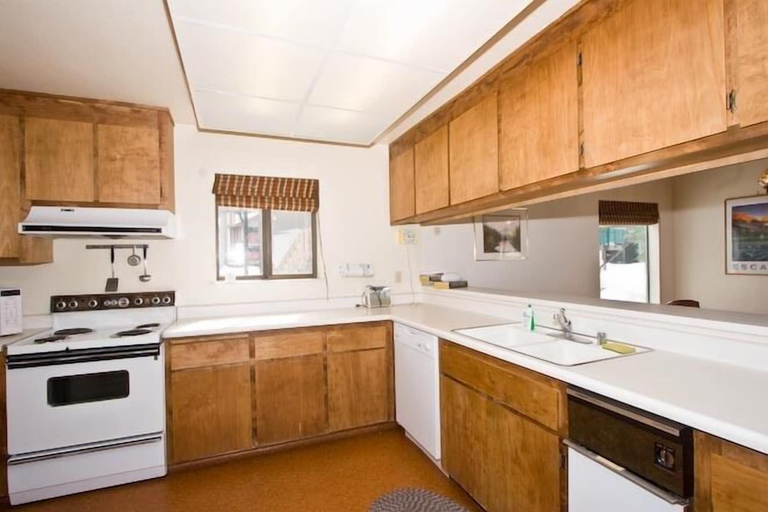 Others 4, 3397 Pinehill Road, El Dorado