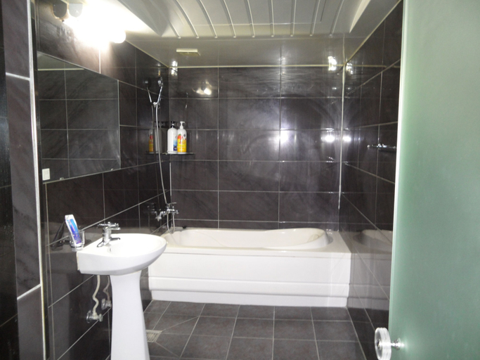 Bathroom 5, Songdo Blue Hotel, Yeonsu