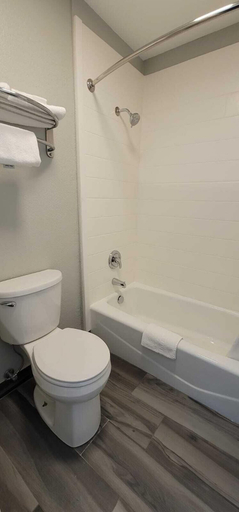 Bathroom 3, Green Country Inn, Okmulgee