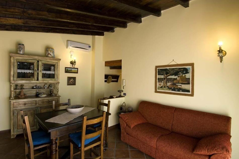 Others 3, Villa Ivoni 2, Palermo