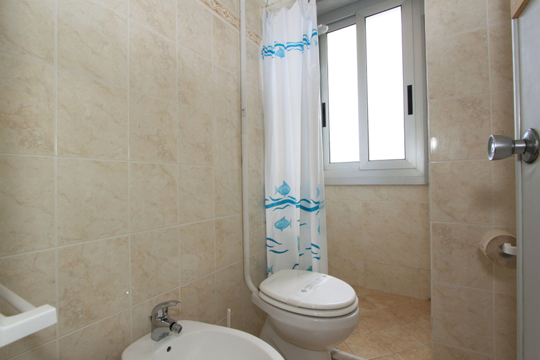 Bathroom 4, Stella Apartments, Ferrara