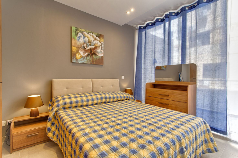 Bedroom 3, Deluxe Studio in a Prime Location, Wifi