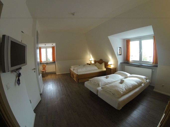 Bedroom 4, Hotel Landgasthof Köchlin, Lindau (Bodensee)