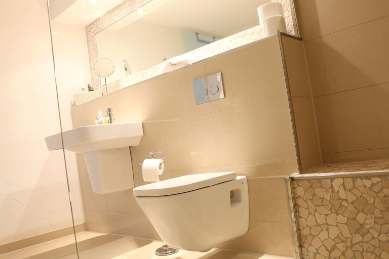 Bathroom 3, Ferienhaus Domblick Herkenrath, Rheinisch-Bergischer Kreis