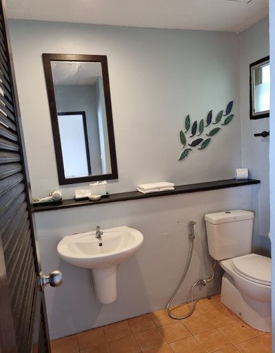 Bathroom 5, Karona Resort & Spa, Phuket Island