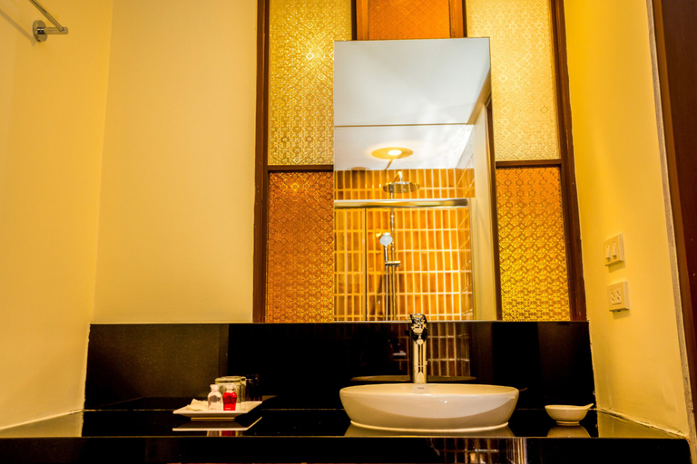 Bathroom 4, The Signature Hotel Thapae, Muang Chiang Mai