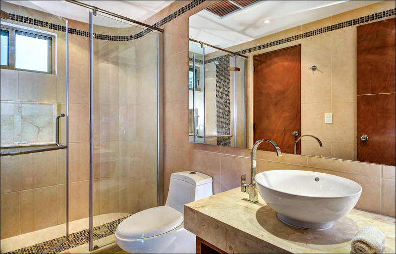 Bathroom, Nautica Village 2 Bedroom sleeps 4, Cozumel