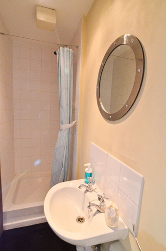 Bathroom 4, Thames view house, London