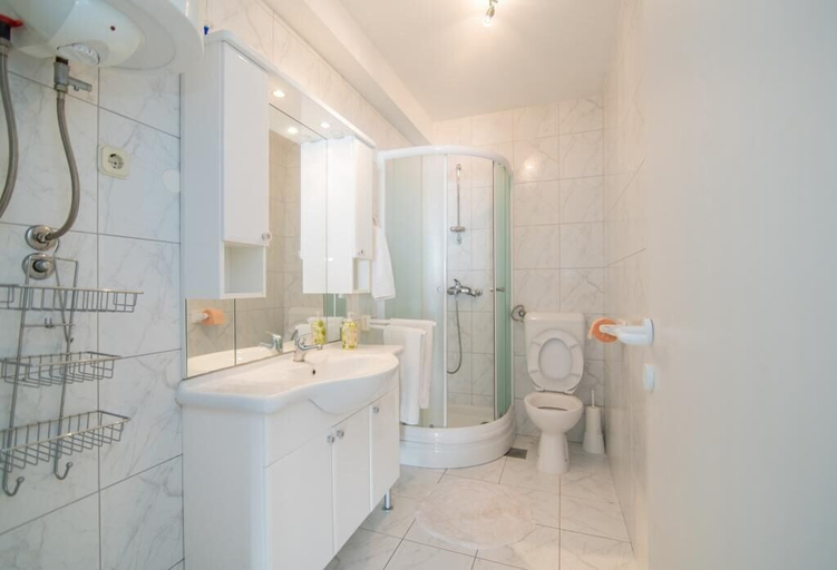 Bathroom 3, Apartments Veve, Postira