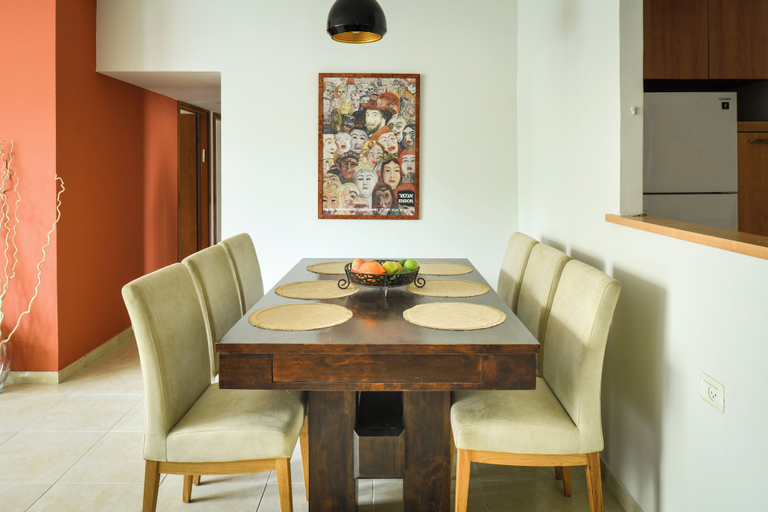 Others 5, Homey Sea-Side Apartment by Sea N' Rent