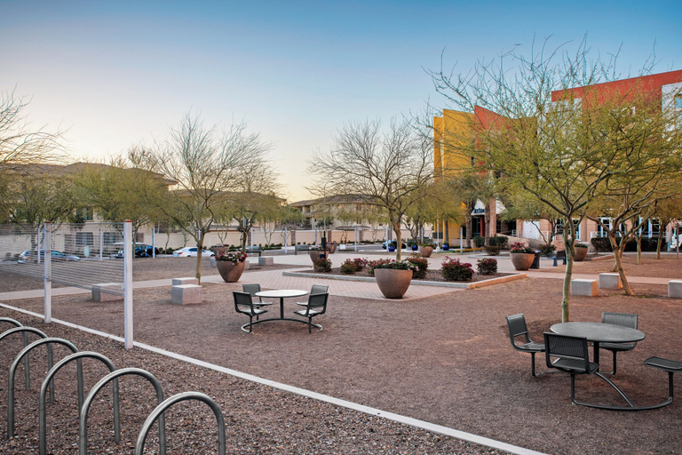 Food & Drinks 5, Element by Marriott Scottsdale at SkySong, Maricopa