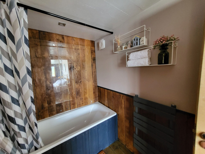 Bathroom 4, Inner Dowsing Lightship, Medway