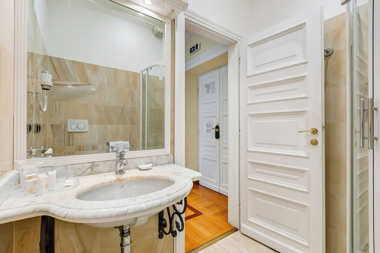 Bathroom 4