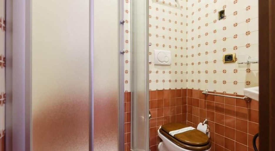 Bathroom, Rhome 19, Rome