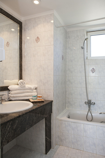 Bathroom 5, Sovereign Beach Hotel - All Inclusive, South Aegean