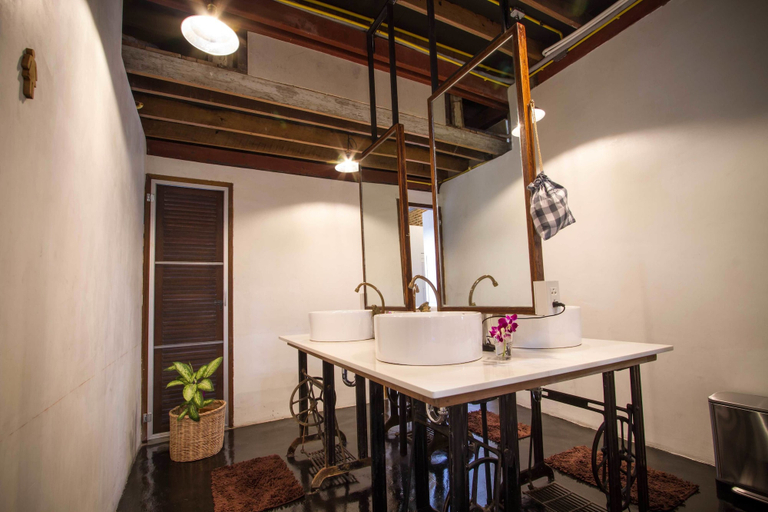 Others 4, Here Hostel, Pom Pram Sattru