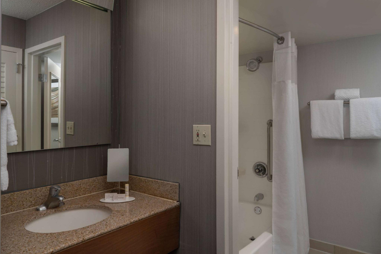 Bathroom 5, Sonesta Select Chattanooga Hamilton Place, Hamilton