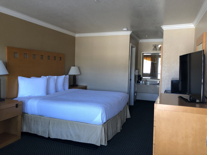 Bedroom 3, Lake Point Lodge, Lake